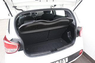 Halvkombi Hyundai i10 7 av 9
