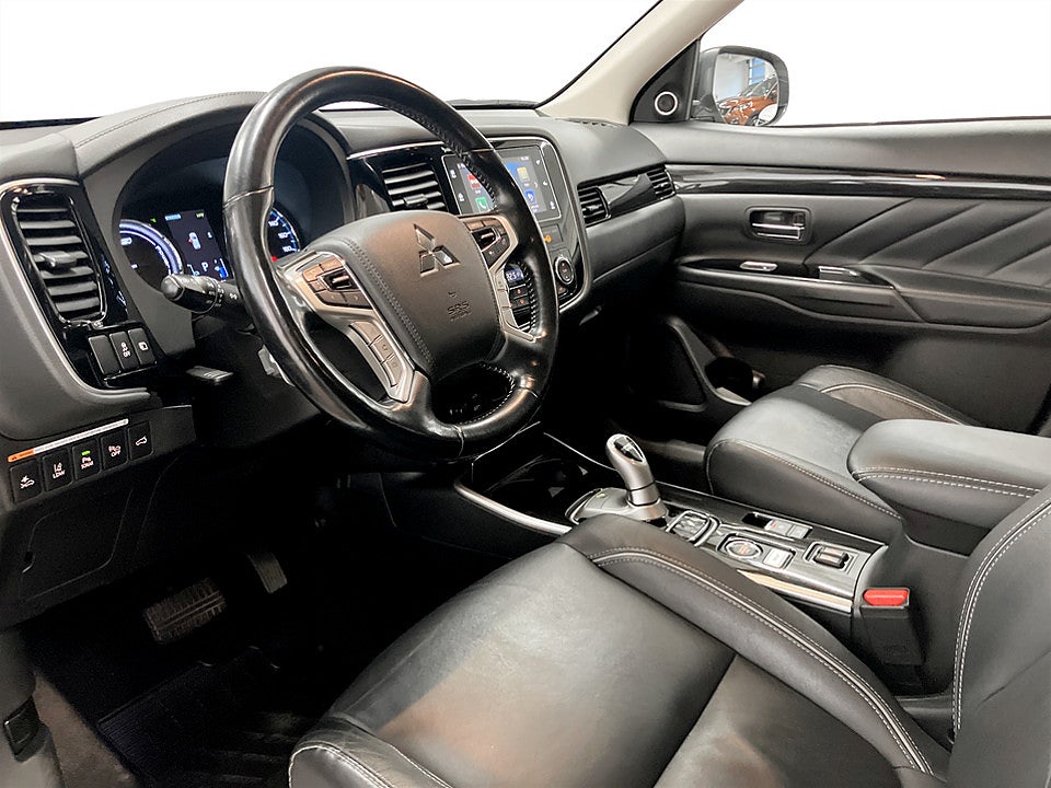 Bild på Mitsubishi Outlander Business PHEV 203hk Aut 4WD DRAG B-KAMERA ELSTOL
