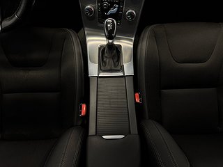 Volvo V60 D4 AWD Geartronic Momentum S&V-däck/Dvärm/Drag/GPS
