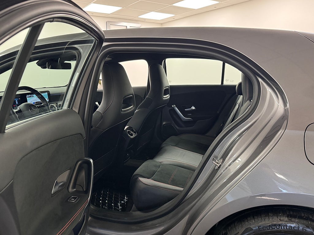 Mercedes-Benz A 2023 - miniatyr 9