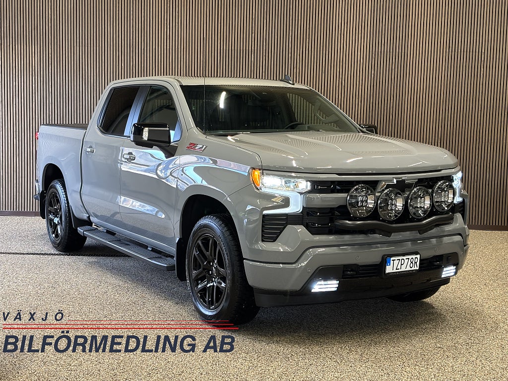 Chevrolet Silverado Crew Cab 5.3 V8 RST Z71 Premium Pack