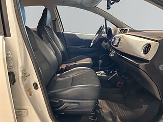 Toyota Yaris Hybrid e-CVT Style Mvärm Kamera Kamkedja SoV