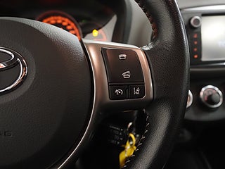 Halvkombi Toyota Yaris 17 av 19