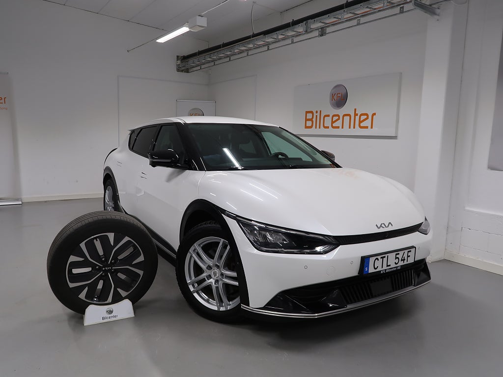 Kia EV6 *JANUARIREA* 77.4 kWh AWD V-Däck ingår 360°-Navi-CarPlay-Elstol-