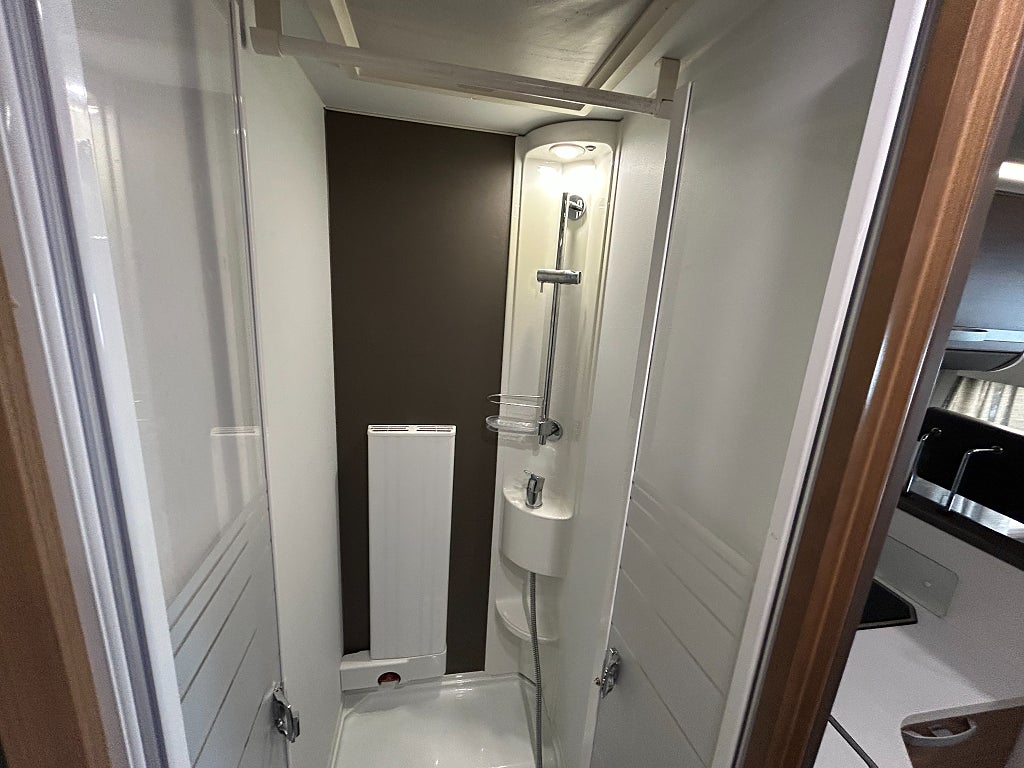 Adria Matrix Nordkapp 670 SL / Alde / Taksäng / Litium / B-kort / Solc - Adria