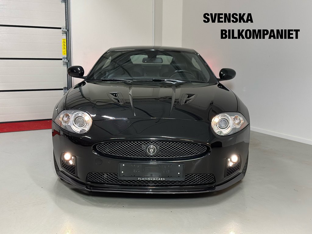 Jaguar XK R-S B & W / MOCKA TAK / SUPERCHARGE / 416HK