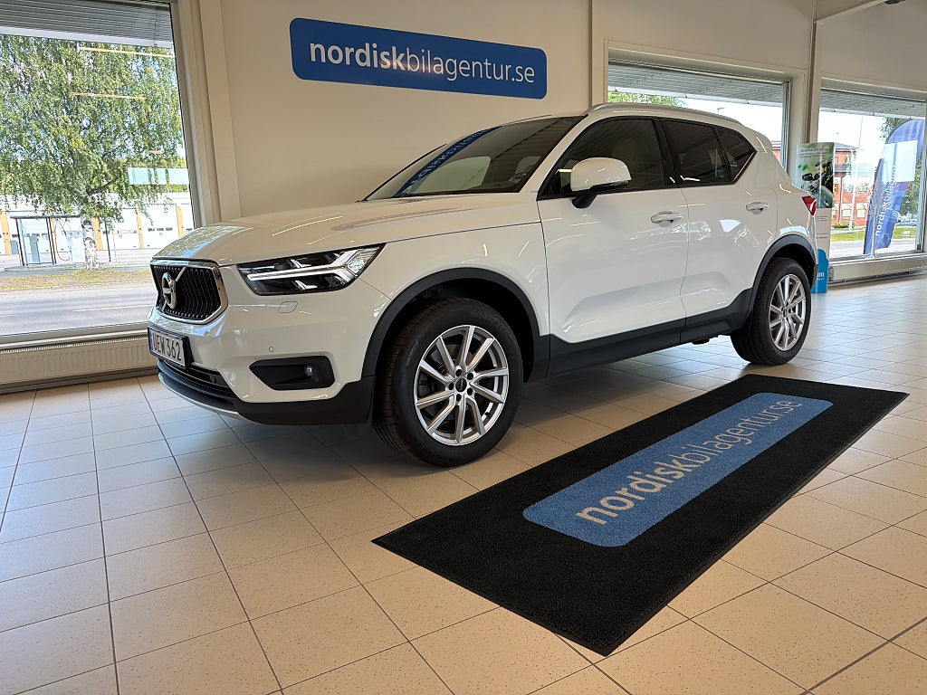 Volvo XC40 D4 190hk Aut AWD Momentum Edition*Läder*Drag*D-Värmare*