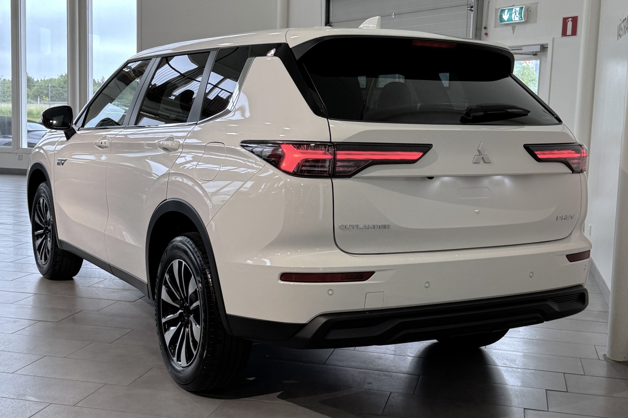 Mitsubishi Outlander Invite PHEV 4WD 2026, bild 5/42