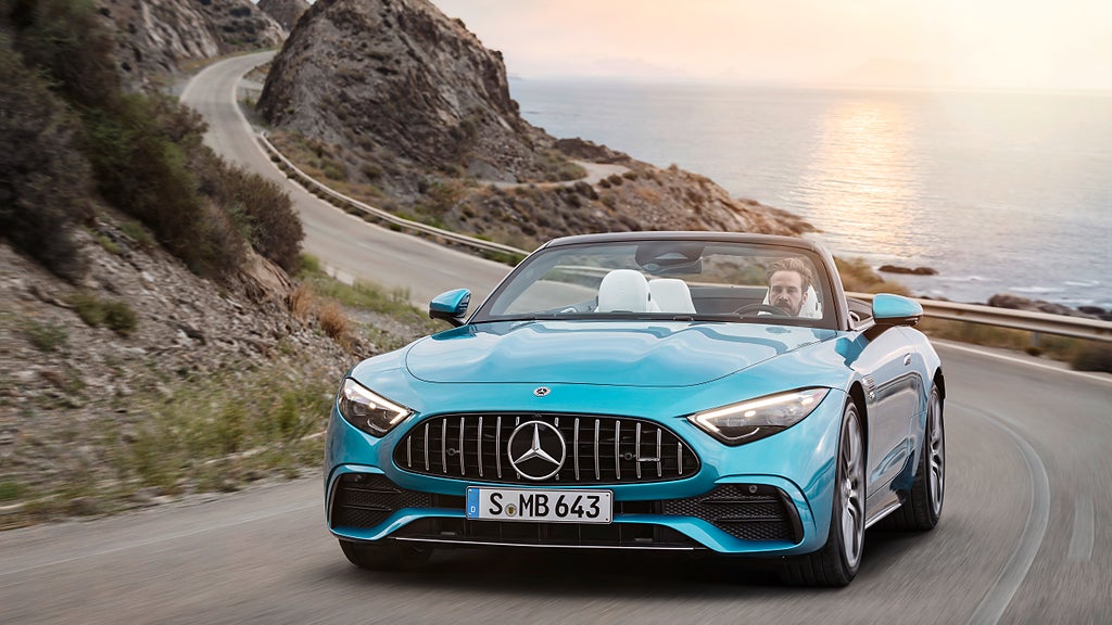 Mercedes-AMG SL 43 är den nya  instegsversionen av SL-klass. Foto: Mercedes-Benz
