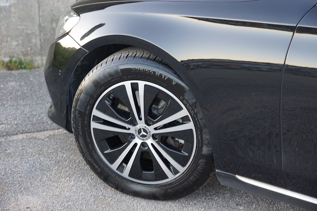 Mercedes-Benz E 220 T d 4MATIC 9G-Tronic|WideScreen|D-Värmare|B-Kamera|