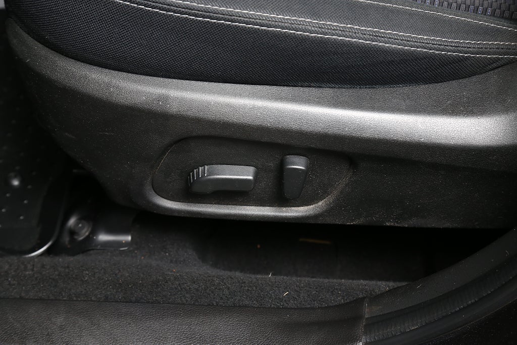 Subaru Forester 2,0D 147hk XS 4WD Aut Kamera Motorv Drag 2016