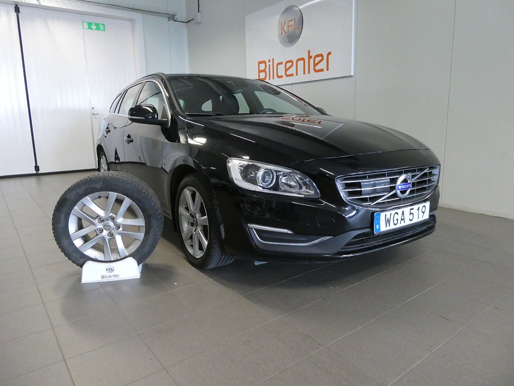Volvo V60 D4 AWD Classic Aut-Drag-Värmare-Rattvärme*NYSERVAD*-SoV