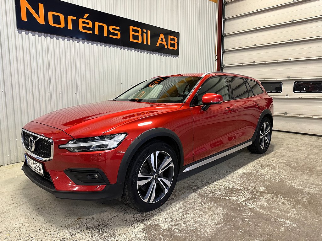 Volvo V60 Cross Country B4 AWD AUT HARMAN-KARDON/NAVI 