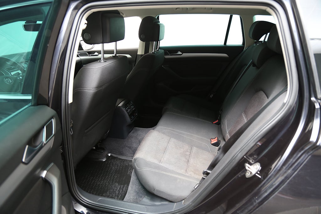 Volkswagen Passat 2,0 TDI 150hk Sportscombi Värmare Dragkrok