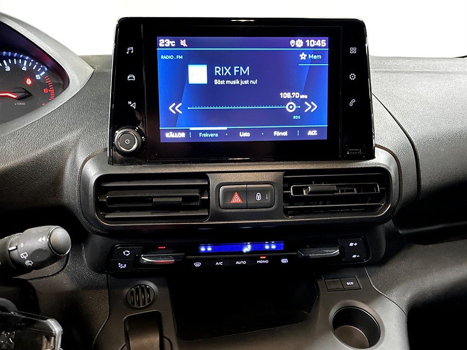 Bild på Peugeot Partner PRO+ L1 BHDi 130 Aut - WEBASTO, DRAG, BACKKAMERA