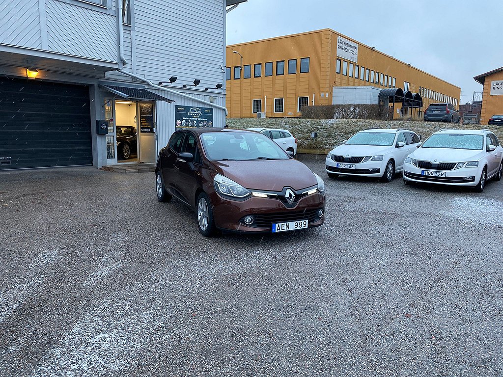 Renault Clio 0.9 TCe NYSERVAD Nybesiktigad Räntefritt