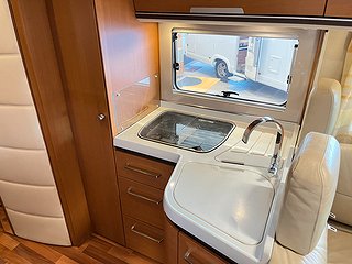 Husbil-integrerad Niesmann ARTO 79 LE 14 av 25