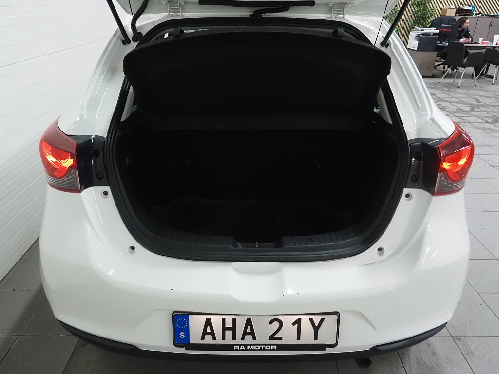 Mazda 2 1.5 SKYACTIV-G 90hk Core Motorvärmare Farthållare 2020