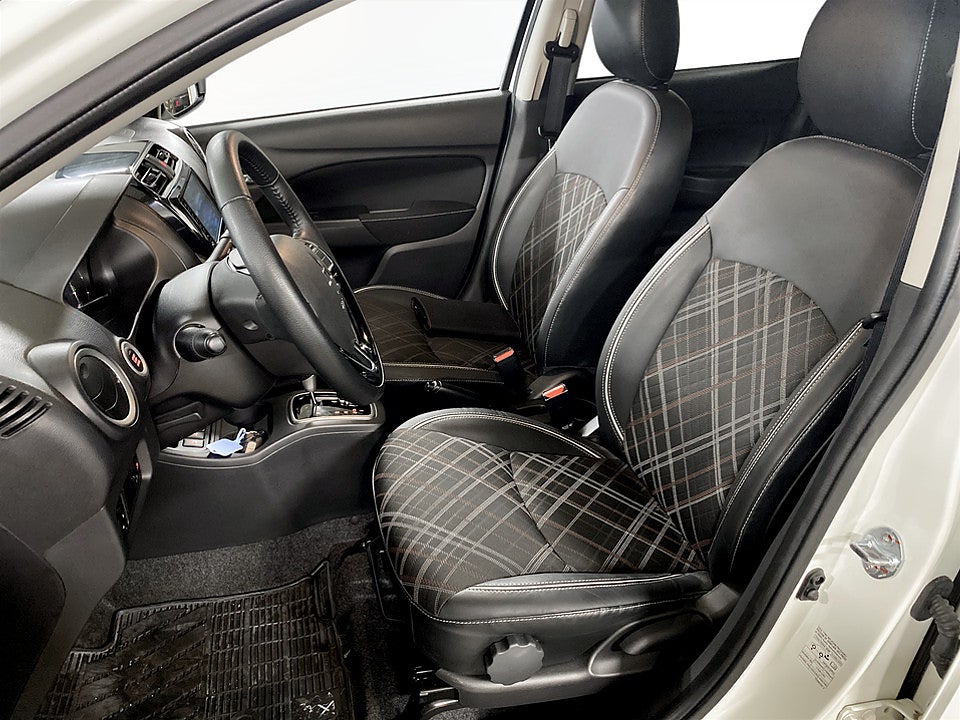 Bild på Mitsubishi Space Star Elegance 1.2 CVT 71hk Aut  BACKKAMERA
