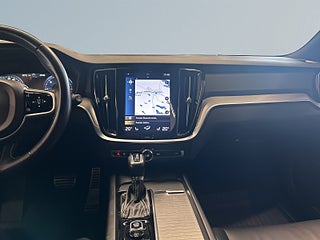 Volvo V60 D4 AWD R-Design Drag Navi H/K 360°kamera Rattvärme S&V – bild 11