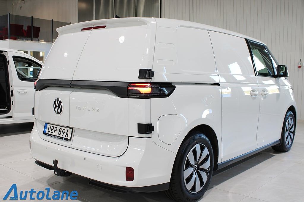 Volkswagen ID. Buzz Cargo 82kWH 204hk Dragkrok,GPS,Kamera,P-Värmare