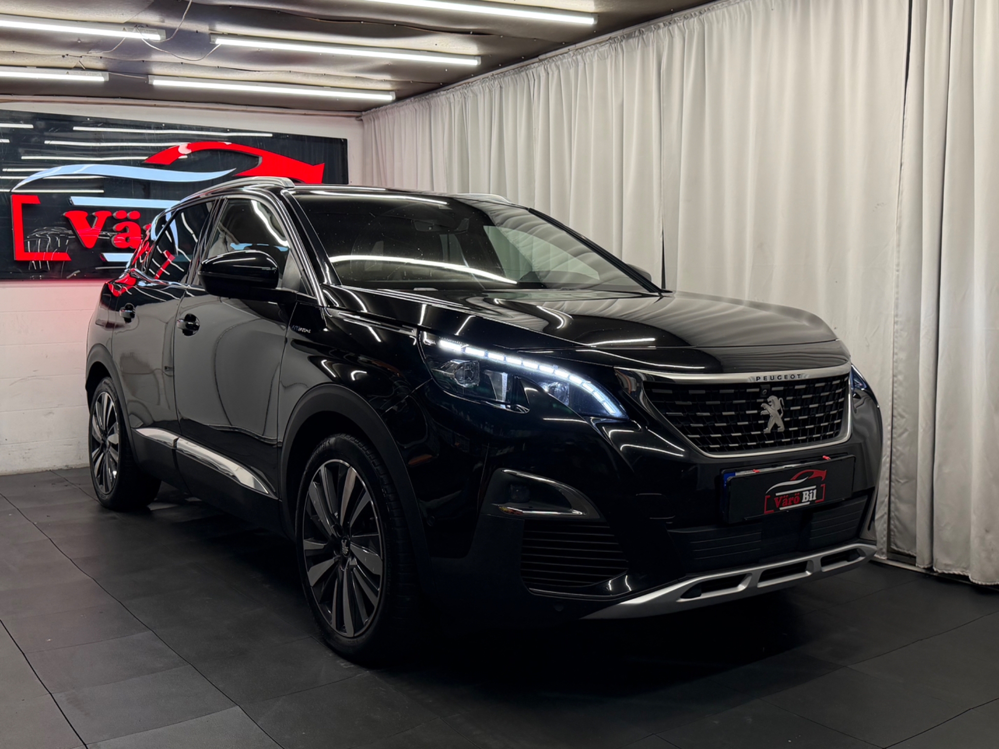 Peugeot 3008 GT HYBRID4 300hk l 360 2019, kuva 4/58