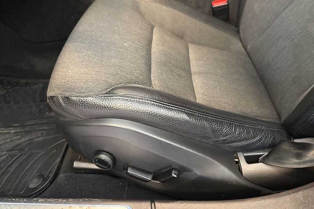 Volvo V90 D4 AWD Geartronic Momentum Kamera Drag Värmare Navi miniatyr 13