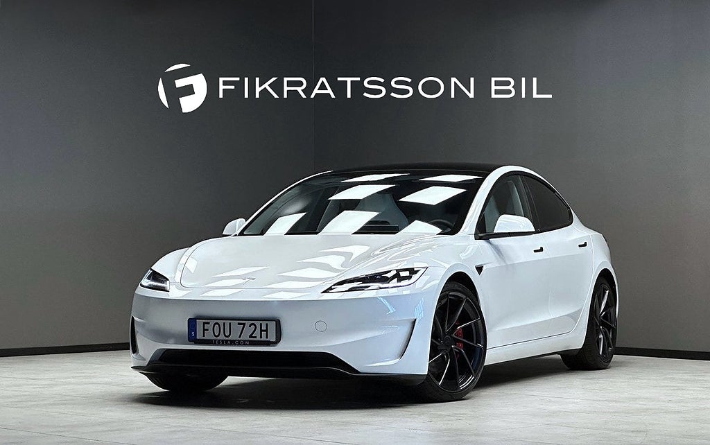 Tesla Model 3 Performance AWD/ Vit Premium Interiör / 1 ägare / 