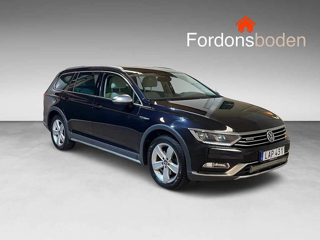 Volkswagen Passat Alltrack 2.0 TDI 4M Executive Drag D-Värm B-Kamera Skinn 190hk