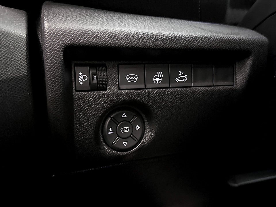 Bild på Citroën C4-X Shine 1.2 PT 131hk Aut B-KAMERA CARPLAY