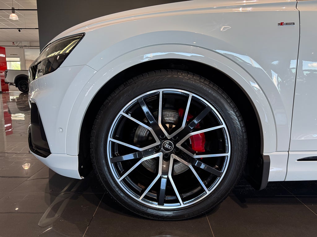 Audi Q8 50 TDI quattro S Line Panorama B&O HUD Värmare Drag - bild 17