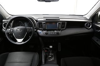 SUV Toyota RAV4 9 av 24