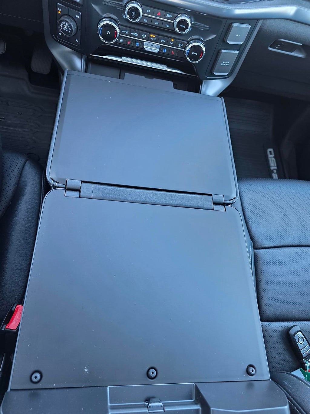 Ford F-150 NYA SuperCrew Lariat BLACK APPERANCE V8 MY2025 - bild 12