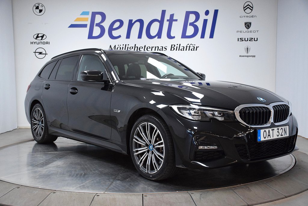 BMW 330e xDrive Touring M Sport/ Panorama/ Rattvärme/ Moms