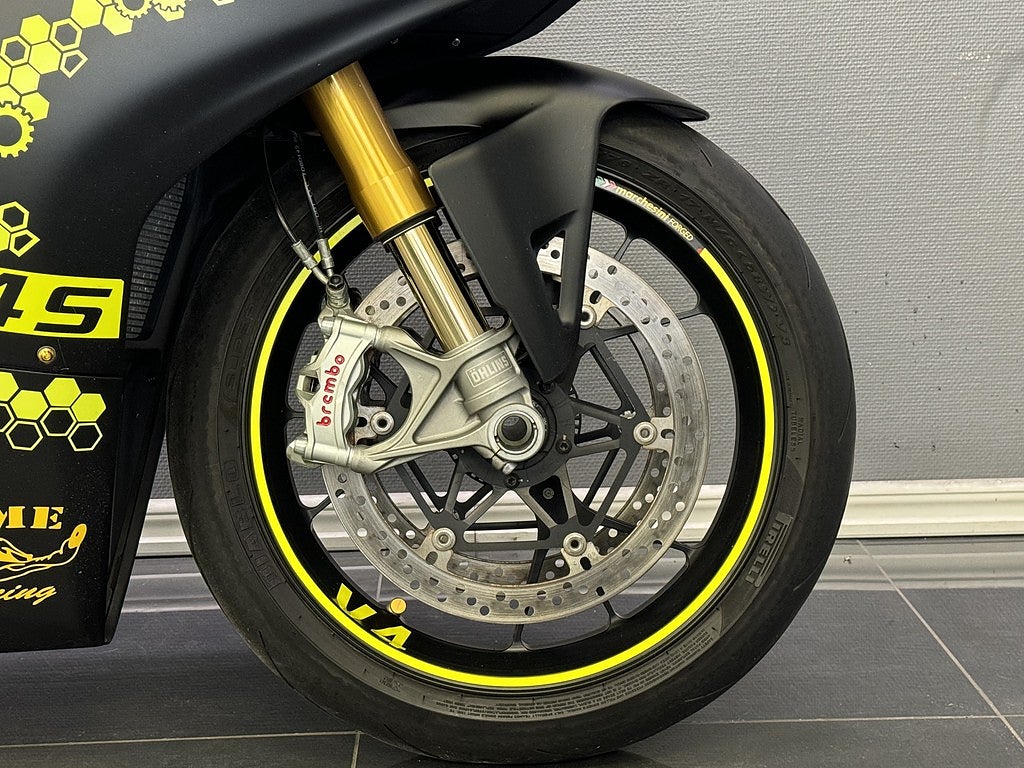 Ducati Panigale V4S DQS | Ventiljusterad | Kamera | Öhlins | Nytt däck