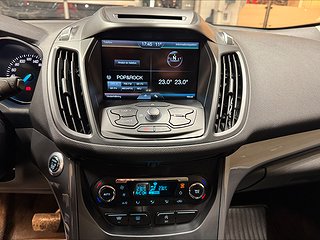 Ford Kuga 2.0 TDCi AWD Titanium/Aut/Drag/Mvärm/B-kamera/S&V