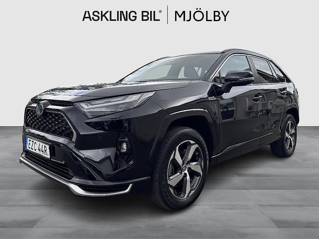 Toyota RAV4 Plug-in Hybrid X-Edition Drag Moms