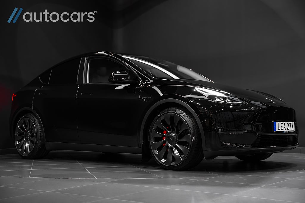Tesla Model Y Performance 534hk AWD|Panorama|Drag|AP|21"