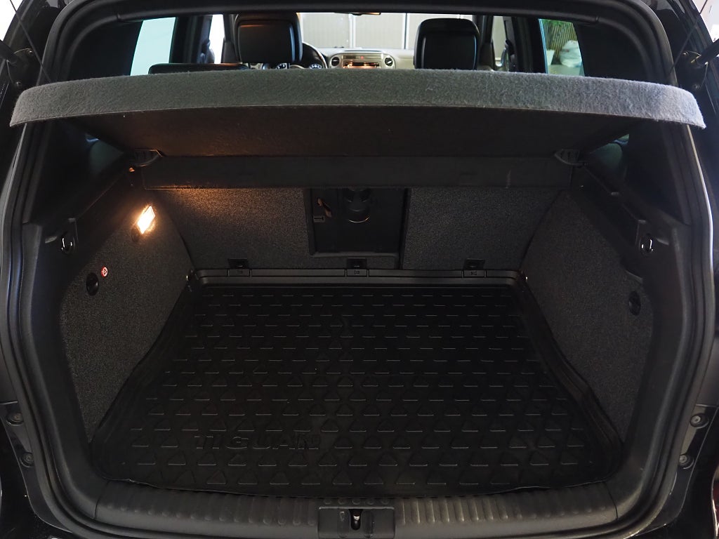 Volkswagen Tiguan 2.0 TDI 4Motion R-Line Pluspaket Pano Skinn Drag D-Värm 2015