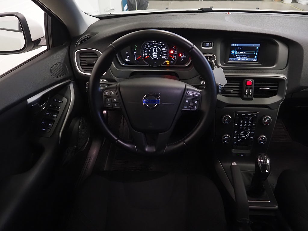 Volvo V40 T2 122hk Kinetic | Farthållare | Bluetooth | 2016
