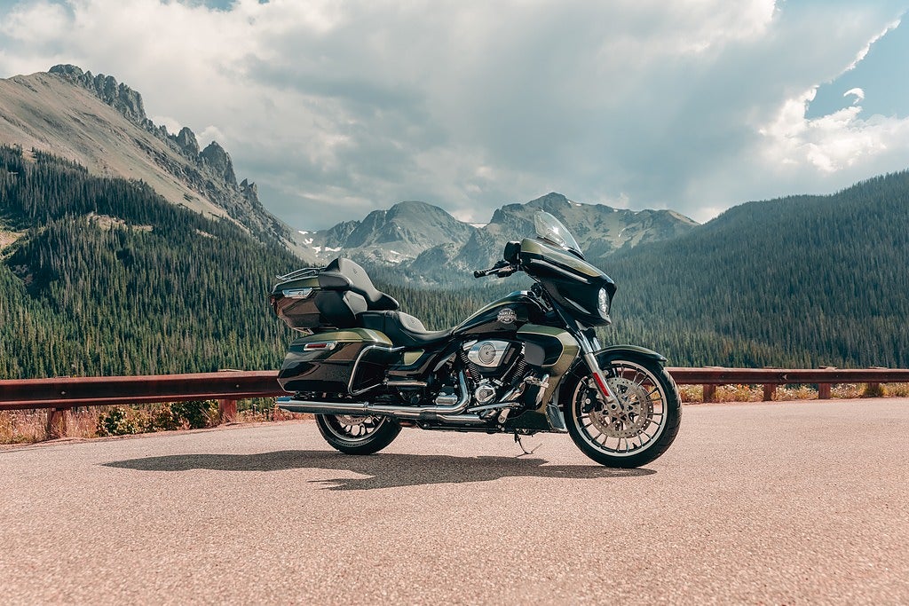 Harley-Davidson FLHTK Street Glide Limited - Black Trim 