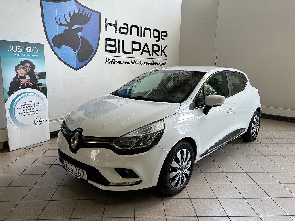 Renault Clio 0.9 TCe SUPERDEAL 3,95%/ NAV/PDC/BT/FARTHÅLLARE