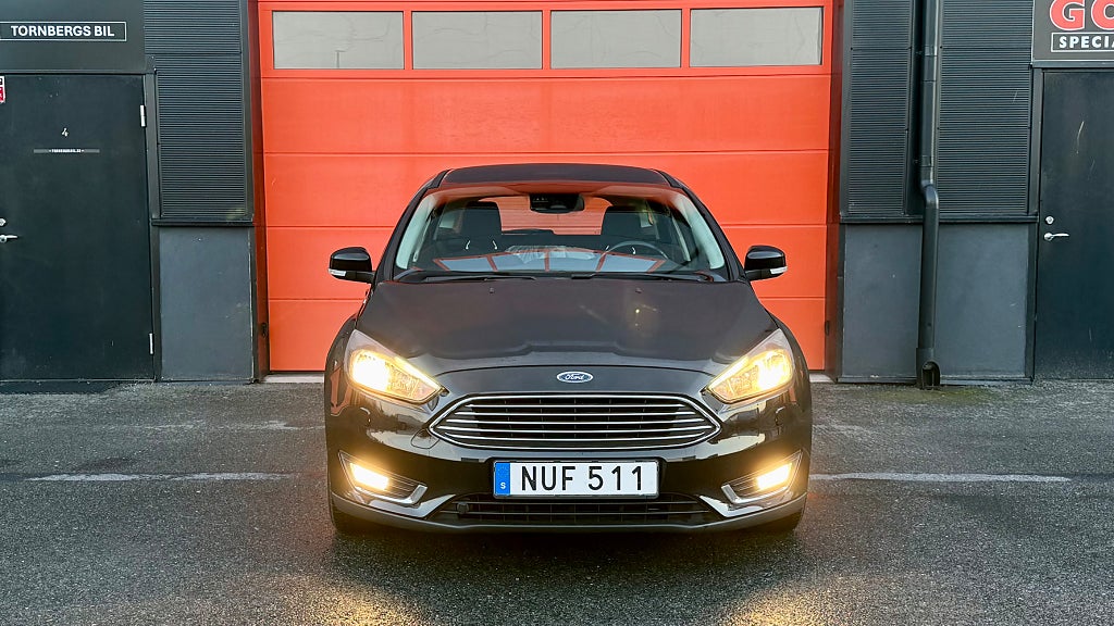 Ford Focus Kombi Titanium | Vinterhjul | 1 ägare (NUF511) - Bytbil.com