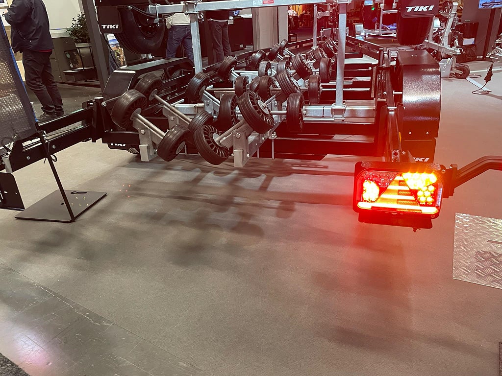 Tikitreiler BP 3500-DRB Multirullar 80km/h Bromsad Mässpris 