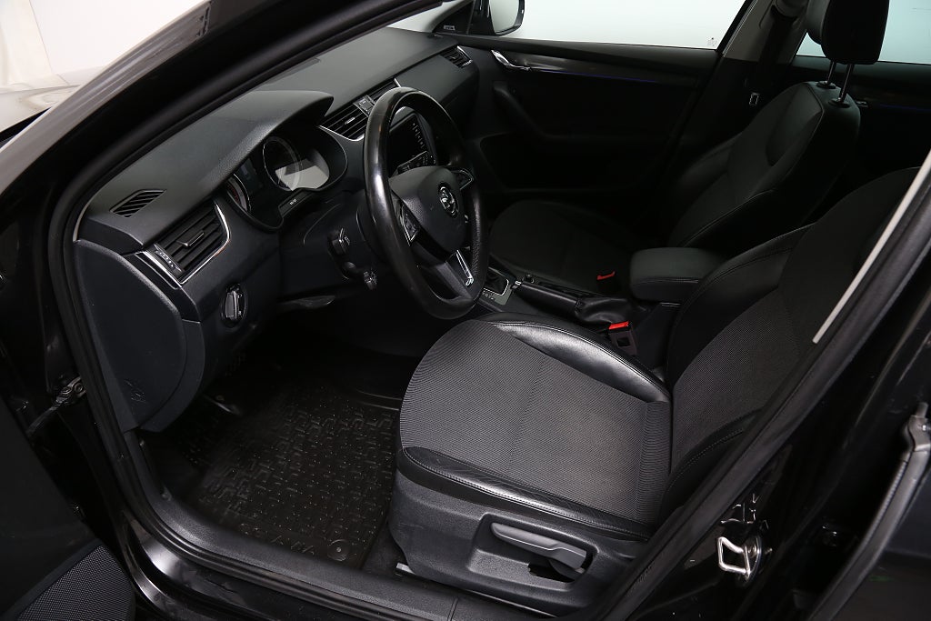 Skoda Octavia 1,4 TSI 150hk Style DSG Kombi Premiumpkt Webasto Drag 2018