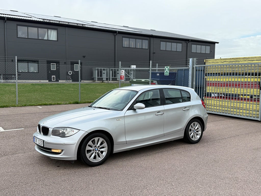 BMW 116i BMW 116i / / 1 Brukare / / Ny servad / / Års skatt 1064