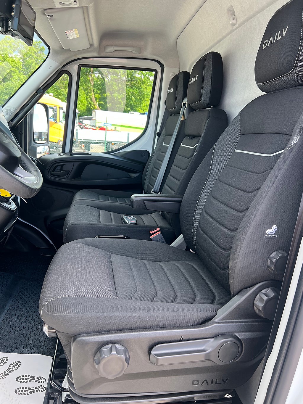 Iveco Daily 72C14E AirPro Skåpbil med Z-Lift, ELBIL