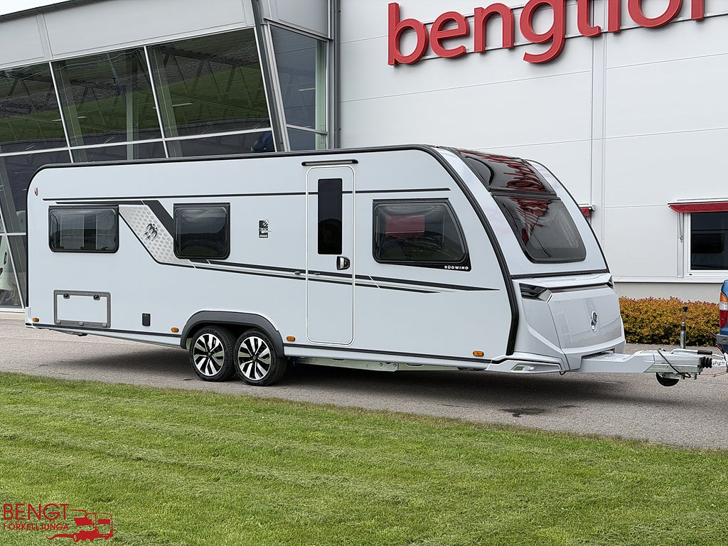 Knaus SÜDWIND BLACK SELECTION 650 UDF