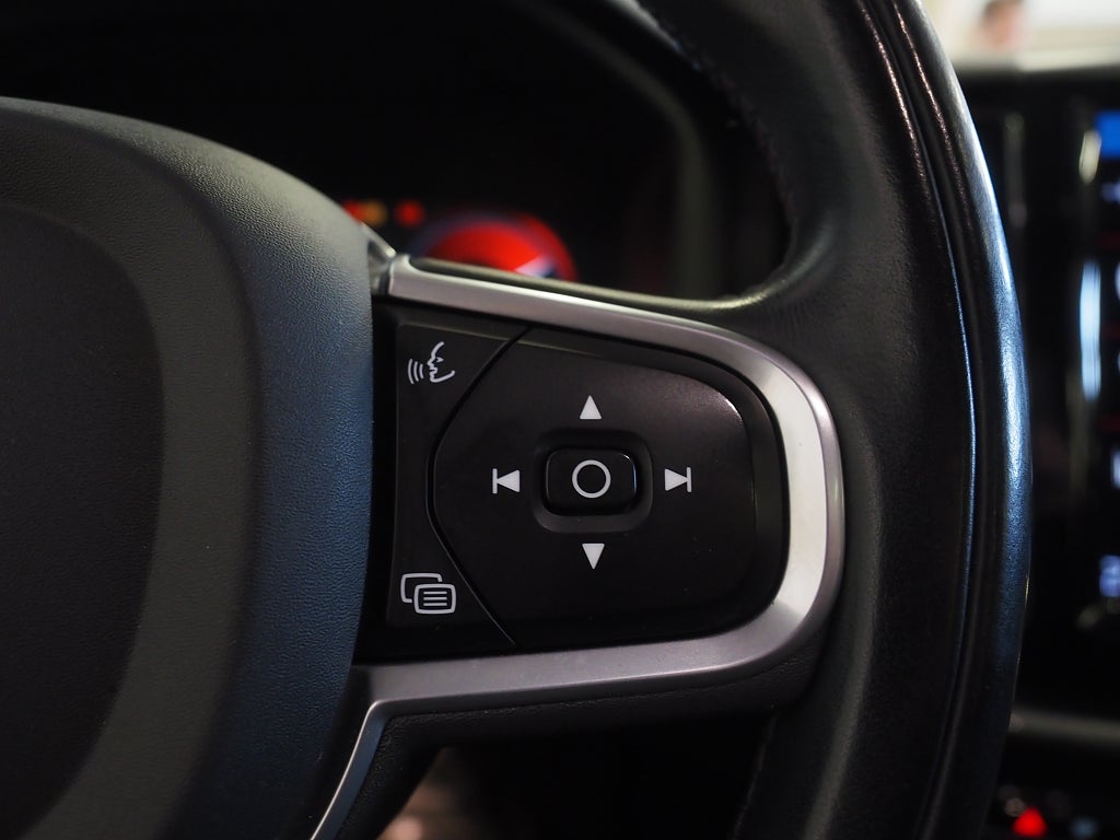 Volvo XC60 Recharge T6 AWD Inscription Exp | Pano | Kamera | 2021