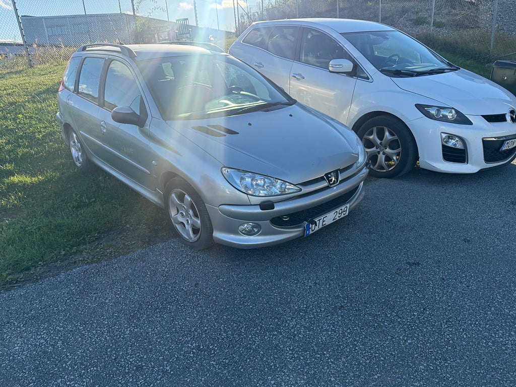 Peugeot 206 SW 1.6 XS Euro 4, besiktigad.Sommar och vinterdäck 